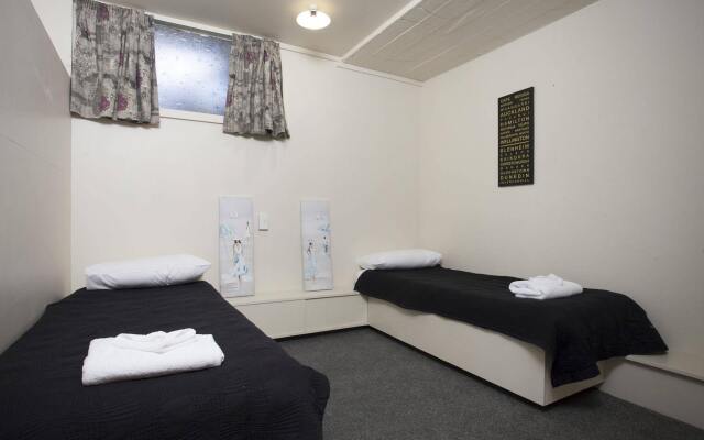 Opal Hot Springs & Holiday Park