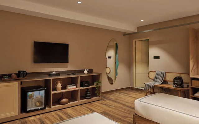 Minimalist - The Varanasi Edit