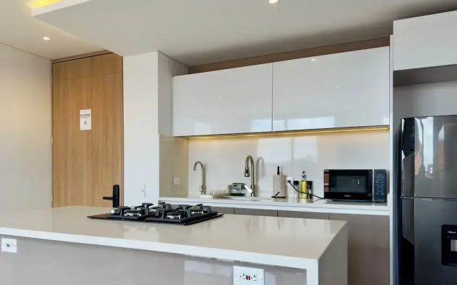 w Radiant 2BR w Balcony in Santa Barbara