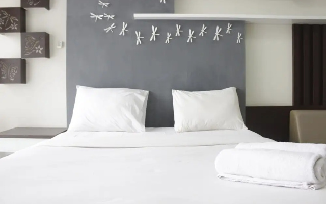 Modern & Contemporary Studio At Beverly Dago Apartment Near Itb – Guest Rooms – Bandung