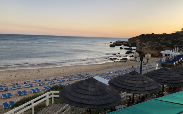 Borda d'Água, Praia da Oura