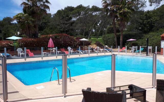 Adonis Mouans-sartoux L'Albatros