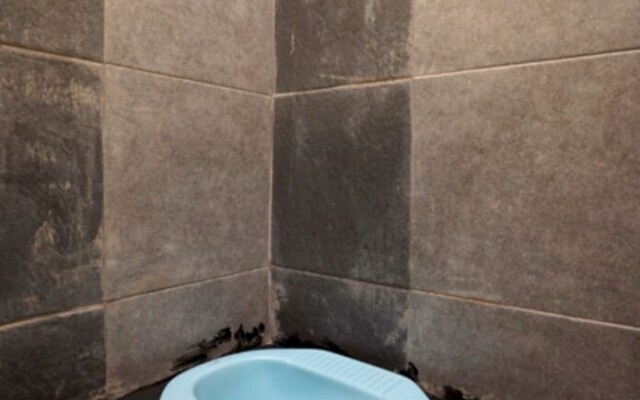 OYO Life 92920 Rumah Kost Azca