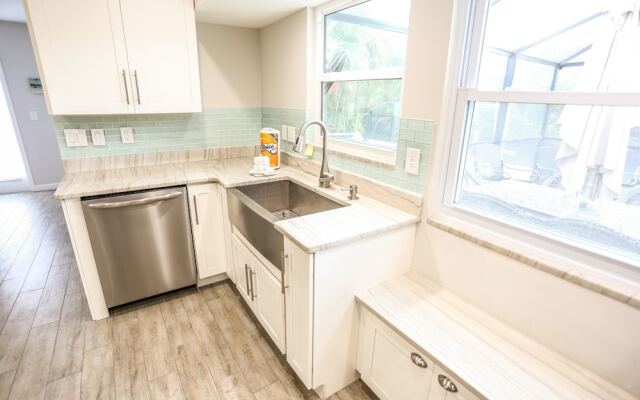 44 Fairview Blvd. - M