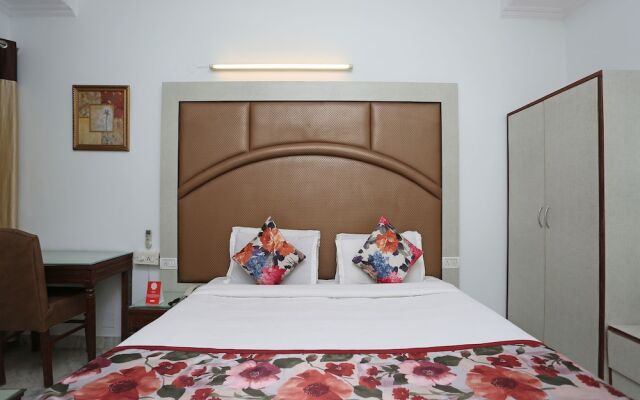 OYO 1879 Hotel Imperial Inn