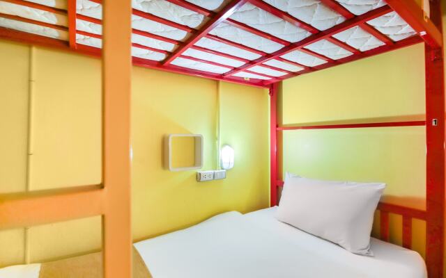 OYO 1074 Fin Hostel