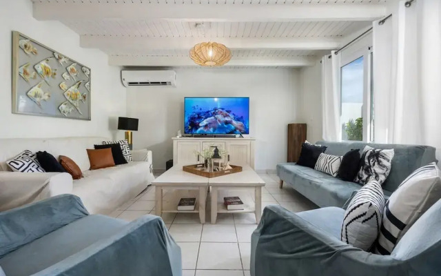 Large Villa-pool-6 Room-sleeps 14-nearby Marriott