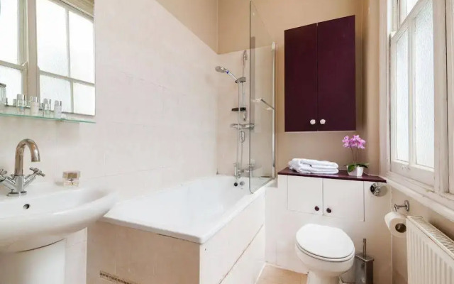 Fg Apartments - The Chelsea Residence