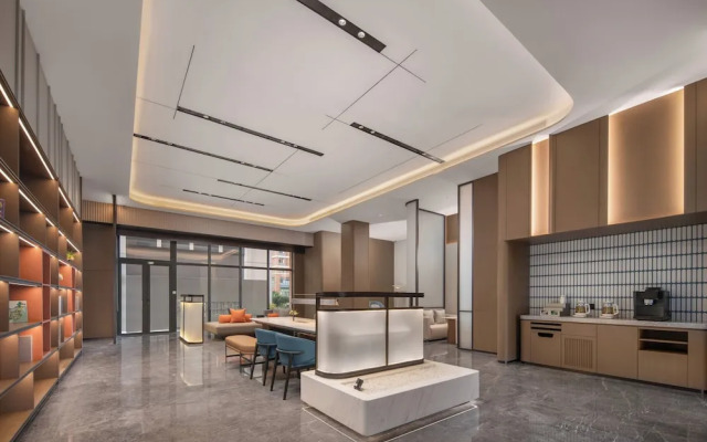 Holiday Inn Express Qingdao City Balcony by IHG
