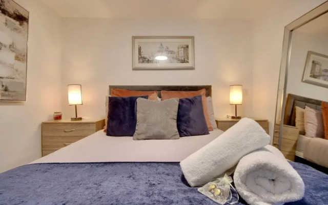 Southsea Apartment-Parking-Pool-Hot tub