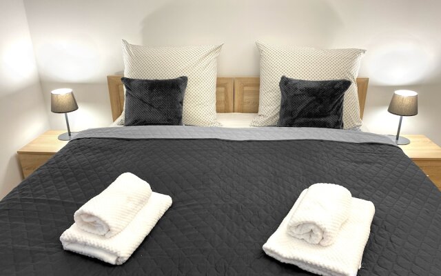 Starowiślna 41-43 by PI Apartments