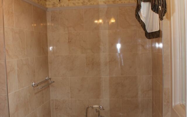 Rossington Hall