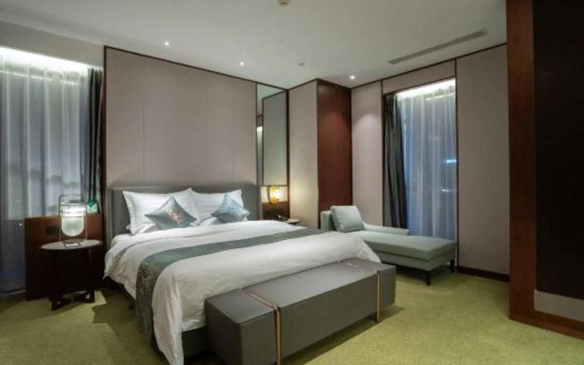 Bai Hua Ting International Hotel