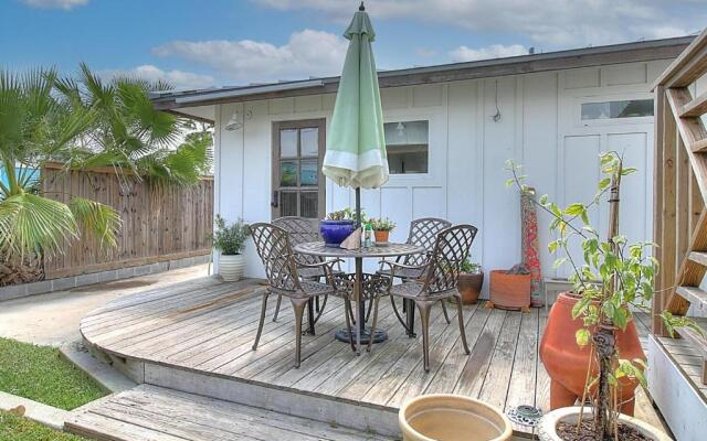 The Gulf House Gs512 Home