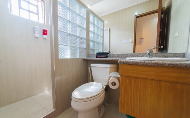 RedDoorz Plus @ Starhomes Olivianville