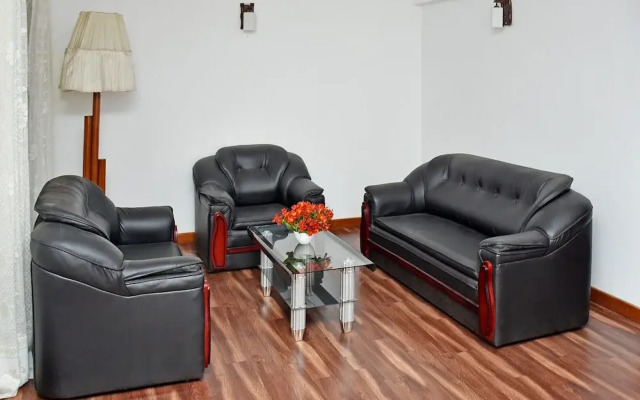 OYO 476 Bloomfield Villa