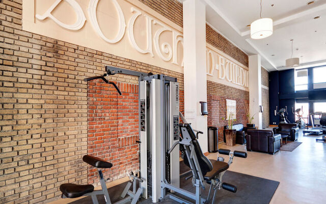 2 Floor Mezzanine Condo Near Convention Center