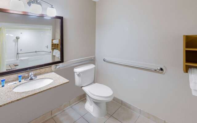 Super 8 by Wyndham League City/Kemah Area