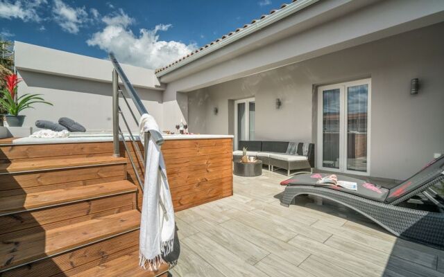 Savvas Luxury Suites