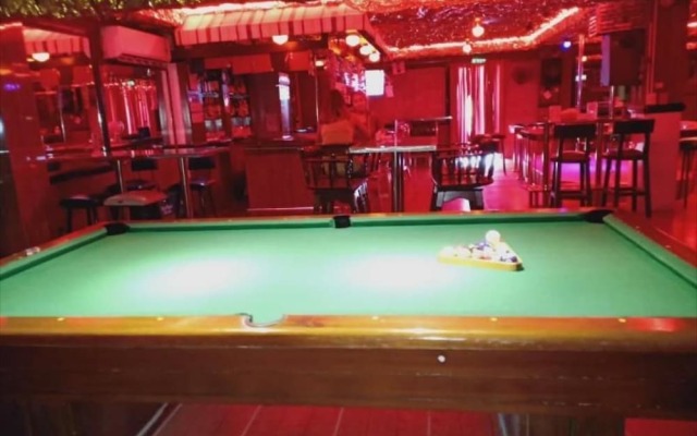 Thumbstar Hotel Bar