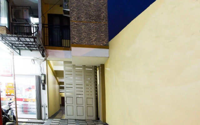 RedDoorz near Petra University