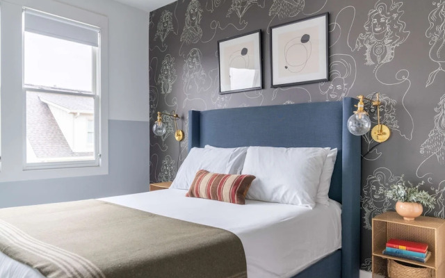 Stylish Retreat Near Germantown