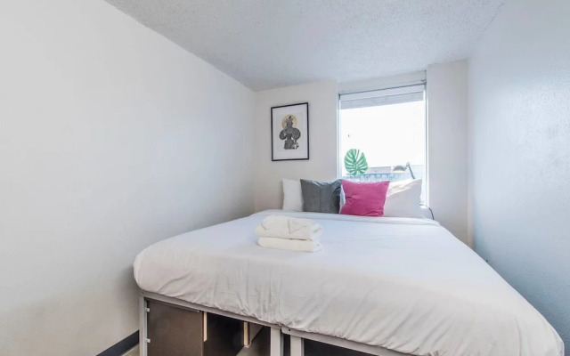 Texas State Capitol Flat- Social Living + Pool