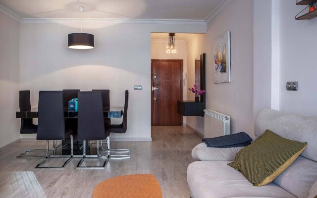 Modern 3bed Apt Next to Madrid Airport, Near Metro