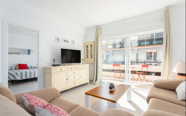 Fuengirola Puerto Apartment by GHR Rentals