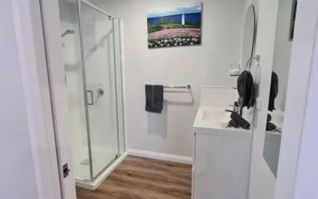 Kadi House - Unit 1 – Hotel Rooms – Wynyard