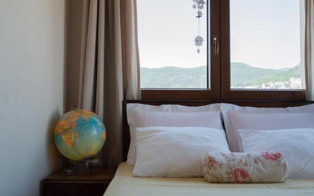 Old-Town Roof-Garden Suite