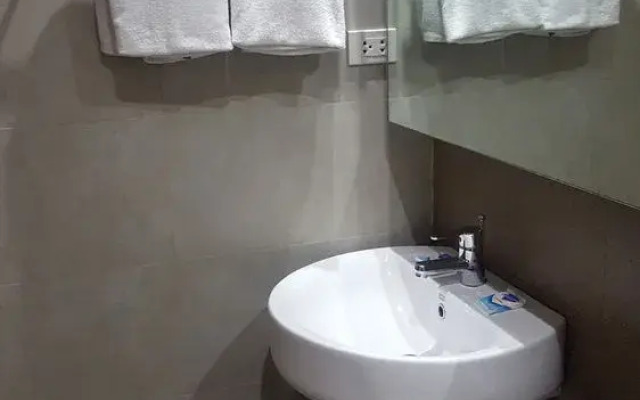 OYO 125 West Makati Hotel