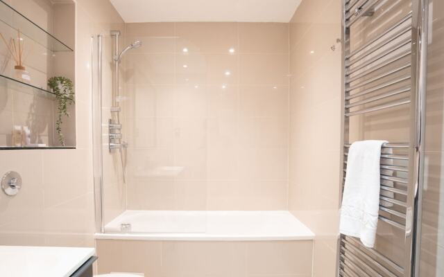 Premier Three Bedroom Bliss City View Shoreditch