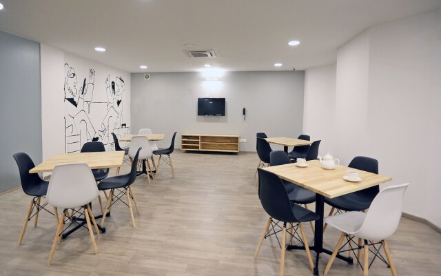 OYO Flagship HUDA City Centre