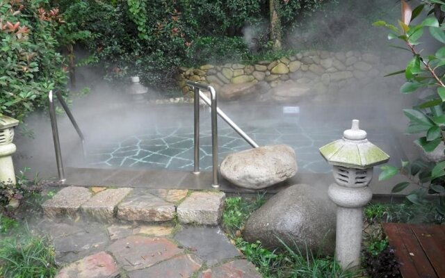 Nanjing Ziqinghu Hotspring Hotel