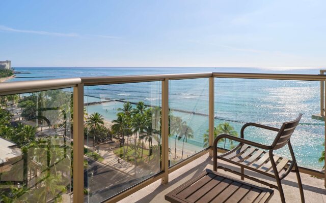 Отель Waikiki Circle