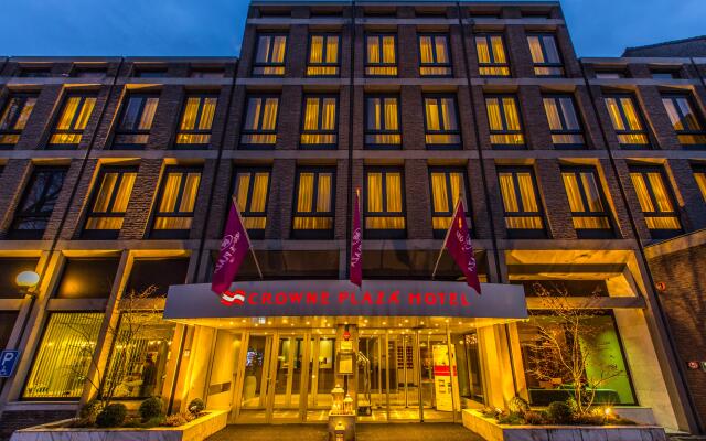 hotelImage