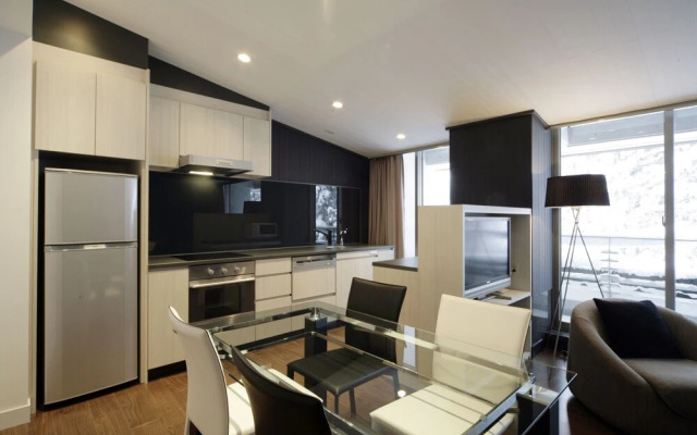 The Ridge Hotel & Apartments