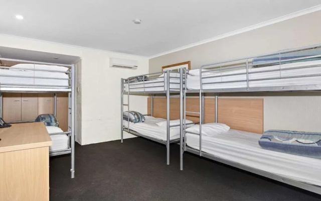Ibis Styles Canberra Eaglehawk – Guest Rooms – Canberra