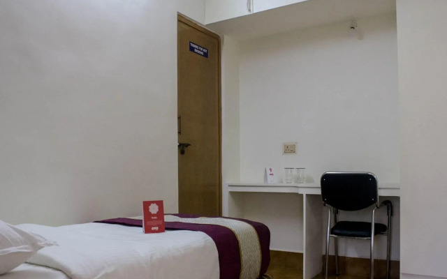 Rose Flower Service Apartment by OYO Rooms