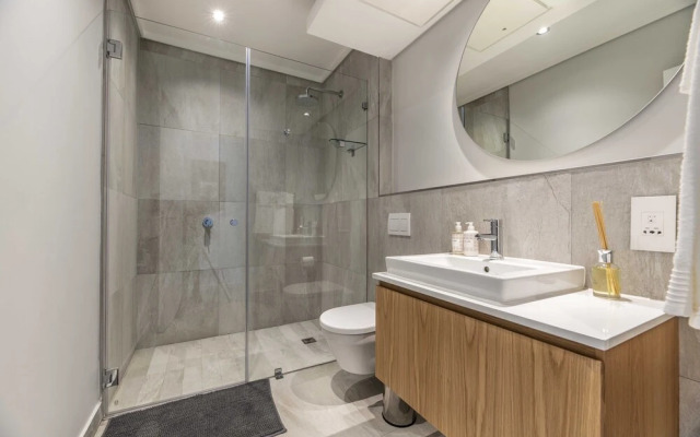 303 The Cosmopolitan Luxury at its best