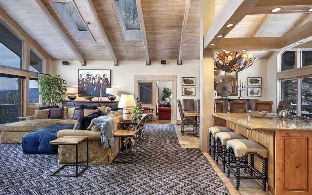 Remington Retreat - 6 Bedrooms Home