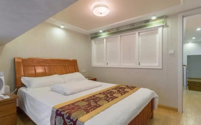 Railway Station Splendid Elegant Apartment