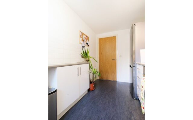 2 Bedroom Flat in Zone 1