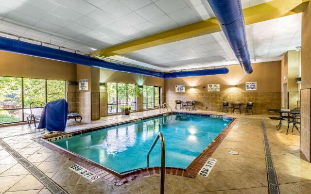 Отель Holiday Inn Express & Suites Lexington