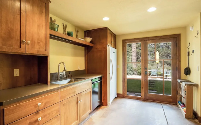 Star Haven Retreat 5 BDR Stunner!