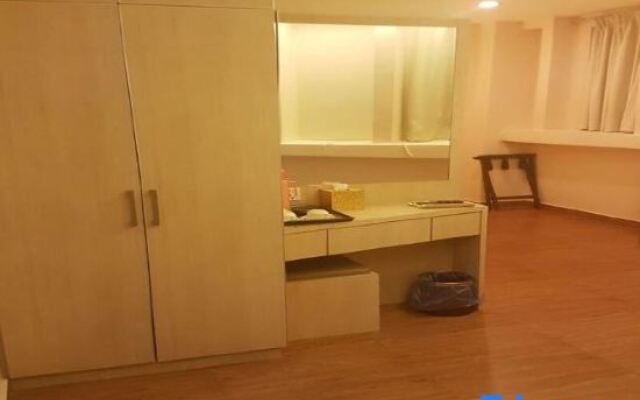 OYO 181 Indigo Hotel Manjalara