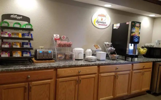Super 8 By Wyndham Rantoul