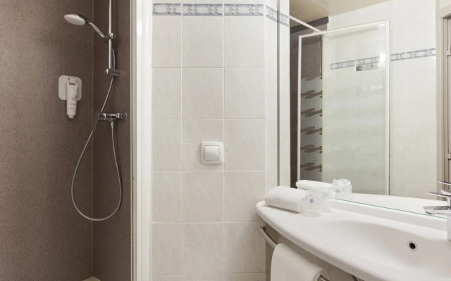Brit Hotel Confort CAMBRAI