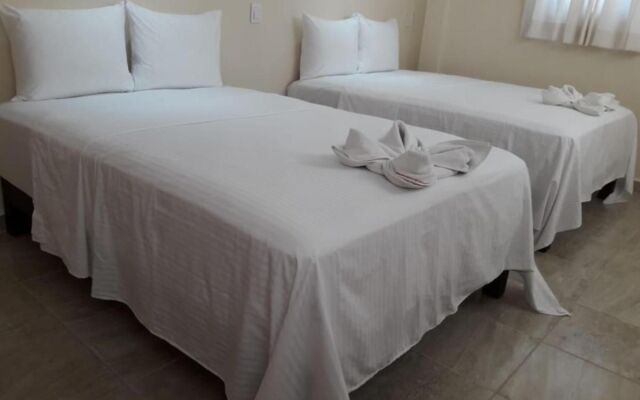 Hotel Ashly Loma Larga